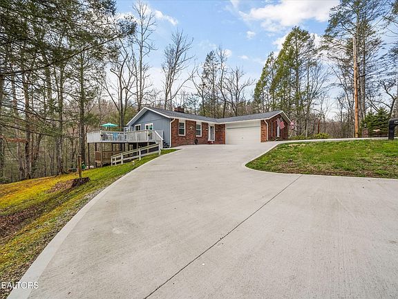 3rd image of 532 Bruce Rd
