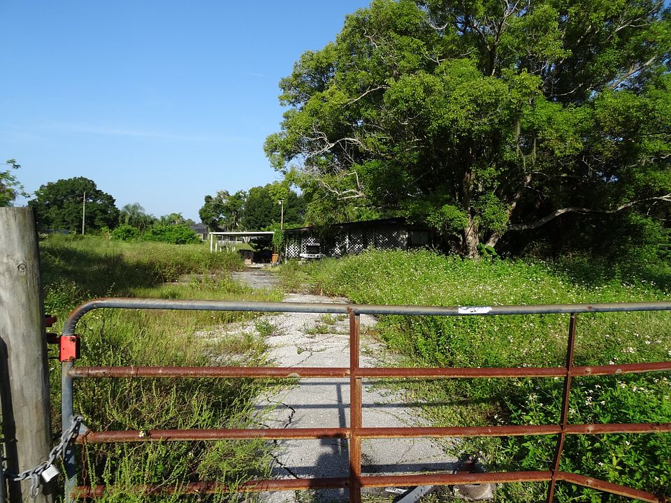 2nd image of 1520 N John Rodes Blvd