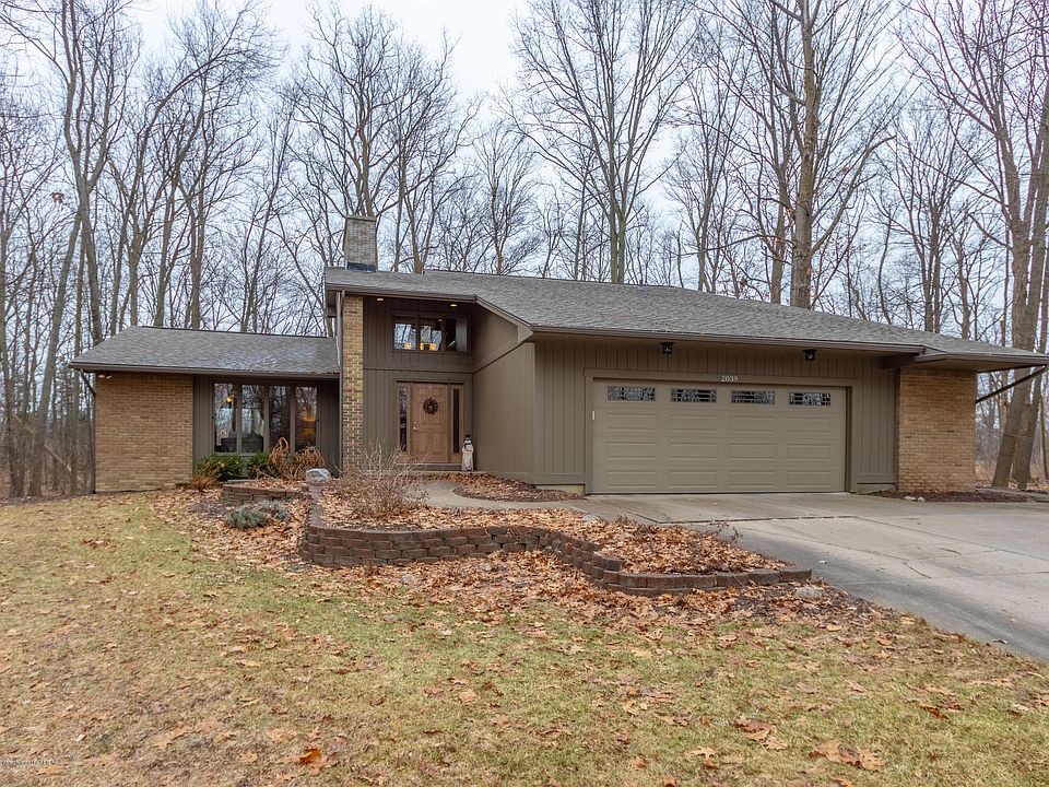 1st image of 2039 Tamarack Dr