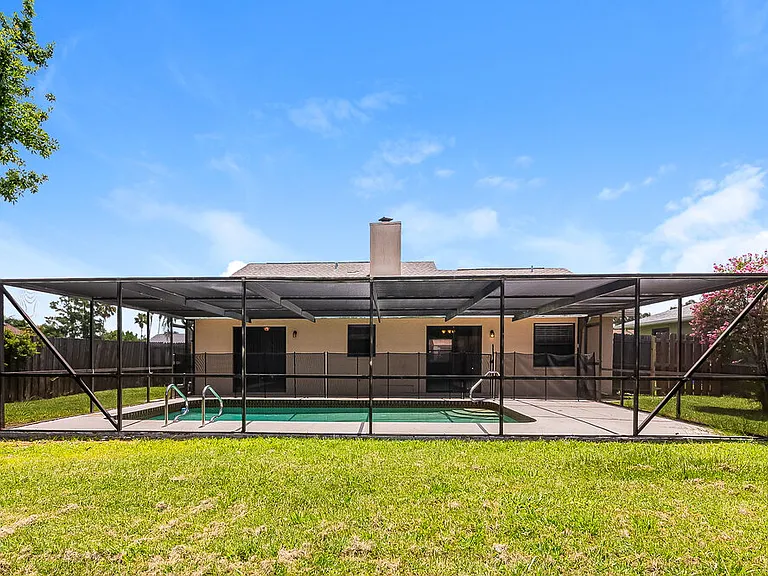 4277 Lancaster Dr — Photo 16