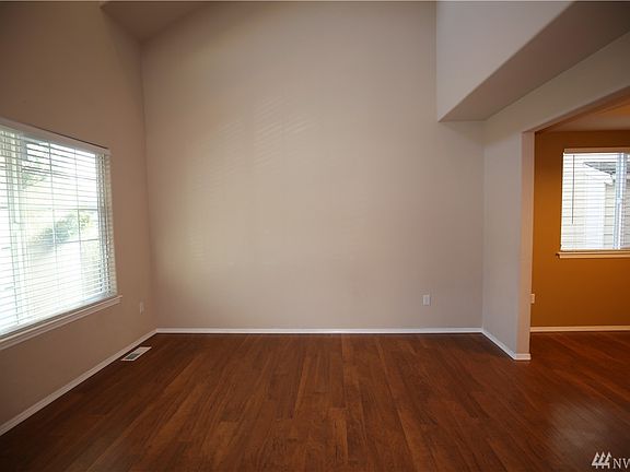 4th image of 13916 25th Pl W