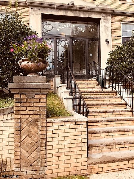 1st image of 22 Saint Lukes Pl APT 45
