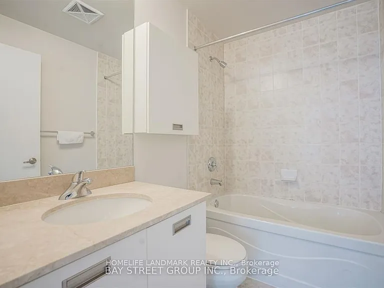 37 Grosvenor St #3401 — Photo 11