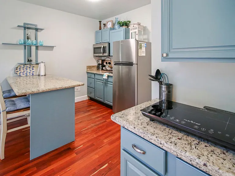 175 E E St — Photo 18