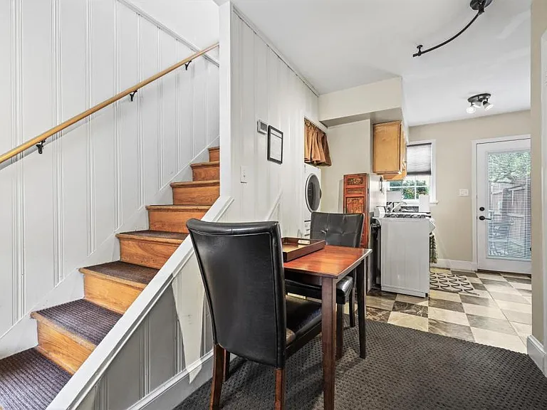 308 Millers Ct NE — Photo 9
