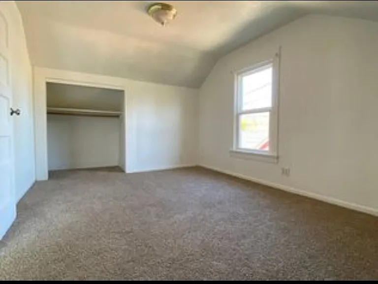 560 Tyler St — Photo 6