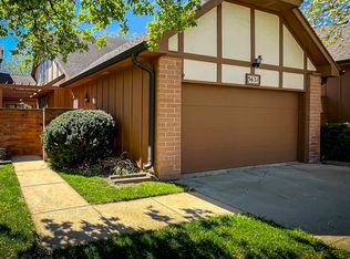 5631 SW Hawick Ln, Topeka, KS 66614