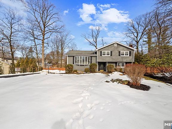 2nd image of 564 Whitenack Rd