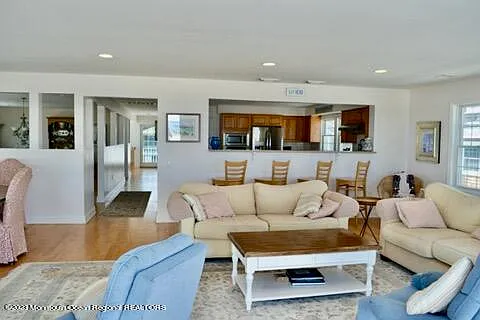 2 Bridge Ave — Photo 15