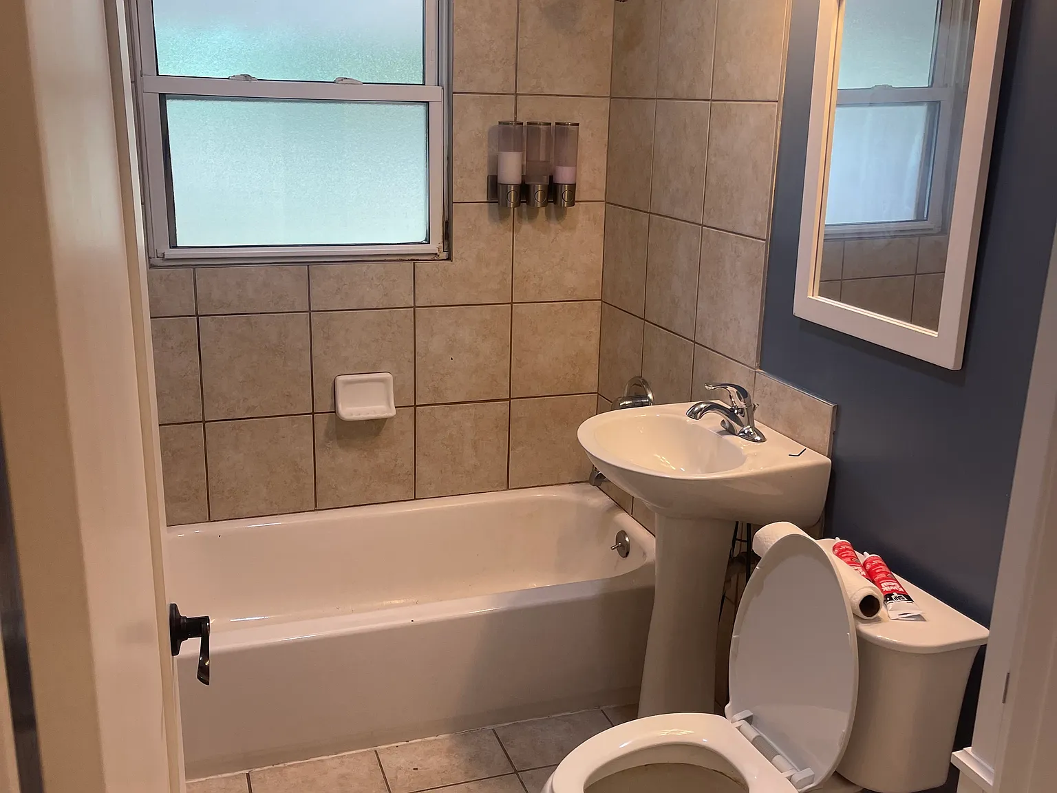 2 bed, 850 sqft, $1,600 — Photo 3