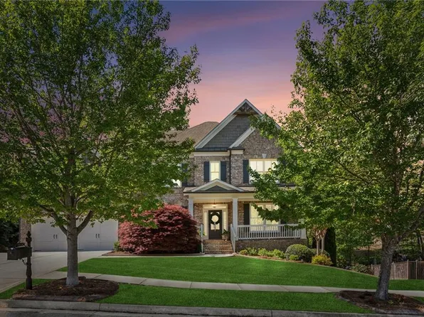 6414 Blue Water Dr, Buford, GA 30518