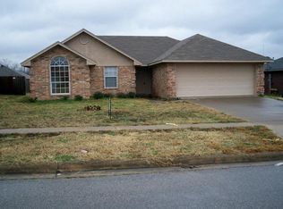 1005 Enlow Cir, Commerce, TX 75428