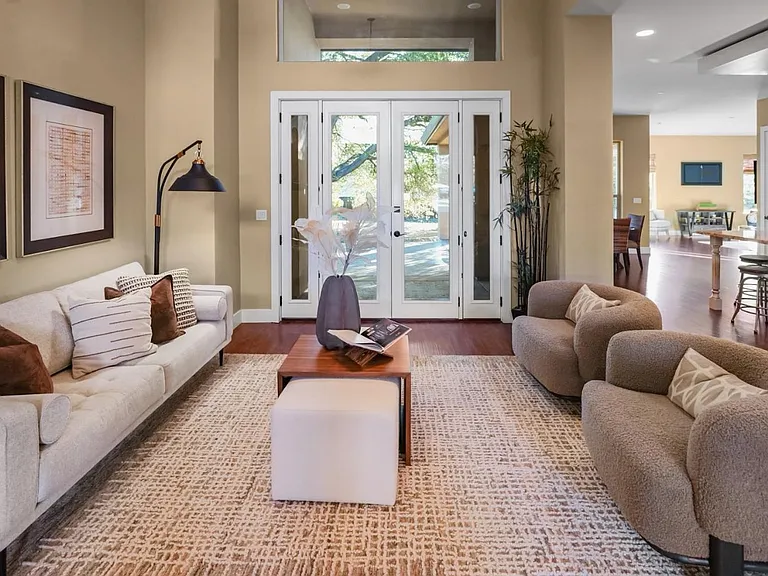 8856 Venikov Pl — Photo 3