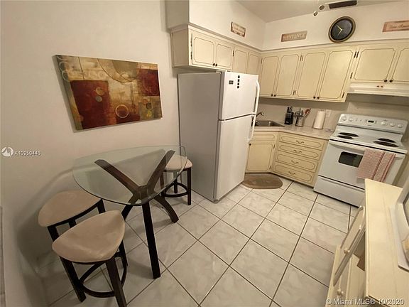5th image of 1050 Atlantic Shores Blvd APT 204