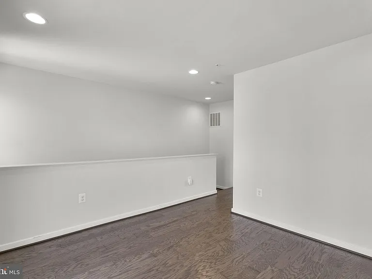 820 Thompson Cres #26 — Photo 33