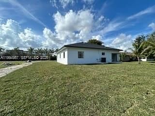 4th image of 1468 NW 100th St