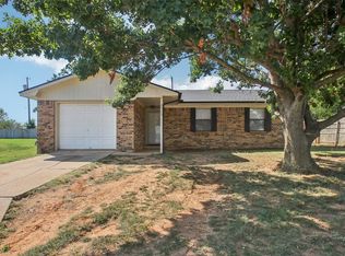 2412 S 30th St, Chickasha, OK 73018