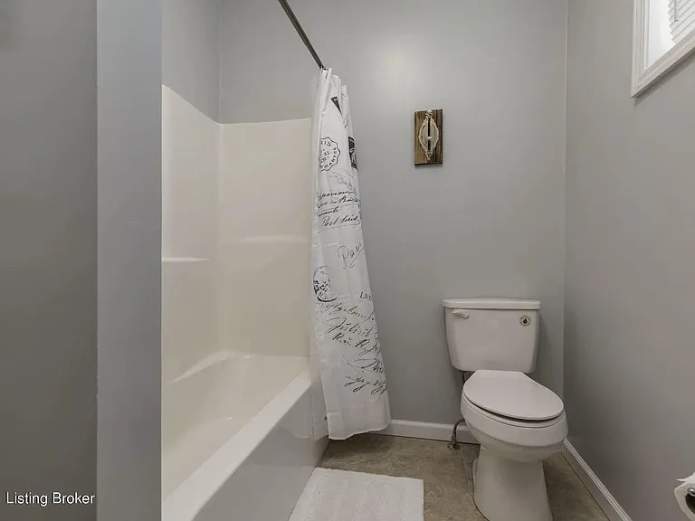 1102 Lydia St — Photo 7