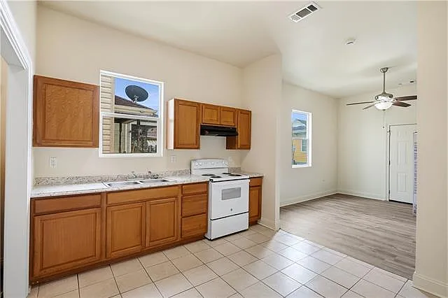 3 bed, 1.0 bath, 1675 sqft, $1,700 — Photo 4