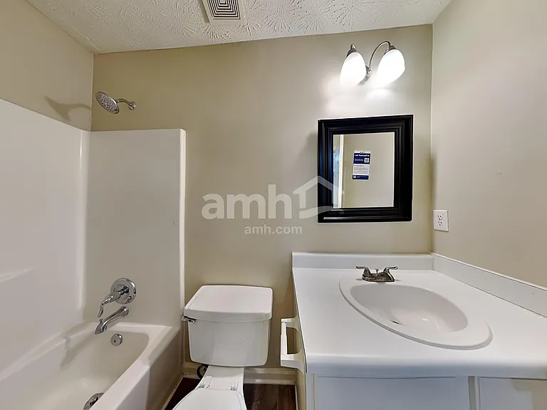 1728 Silverchase Dr SW — Photo 16