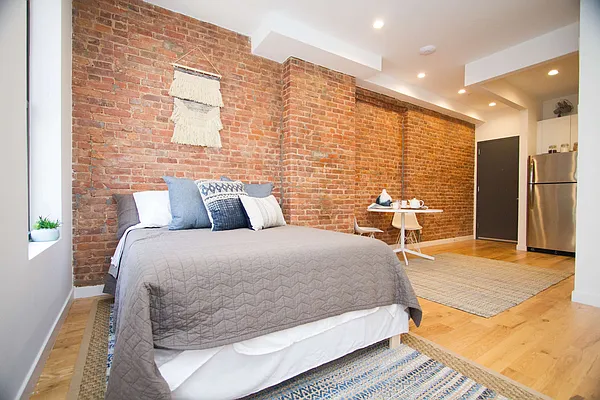 Rented by Nooklyn NYC LLC | media 23