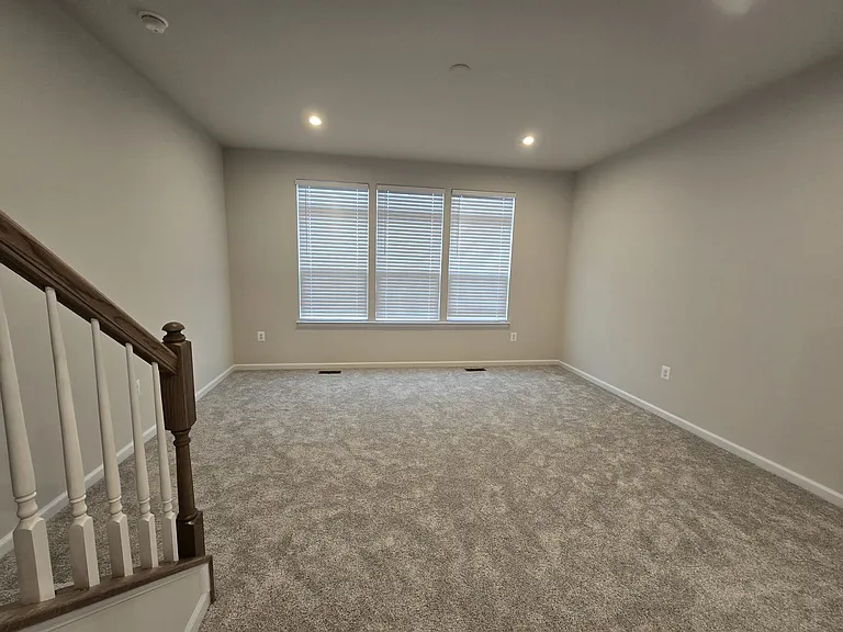 4928 Dunhaven Dr — Photo 17
