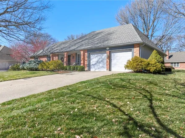 324 Avila Cir, Kansas City, MO 64114