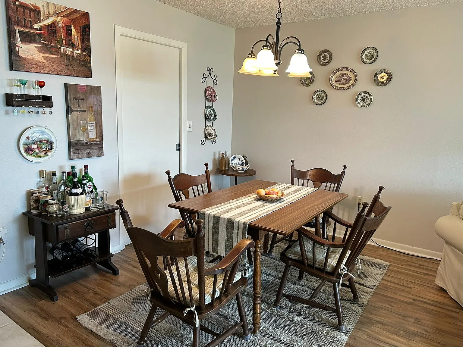 1 bed, 1.5 bath, 800 sqft, $2,200 — Photo 4