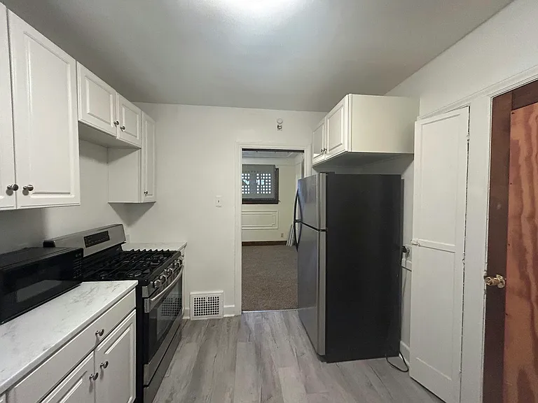 4401 Buckingham Ave #2 — Photo 11