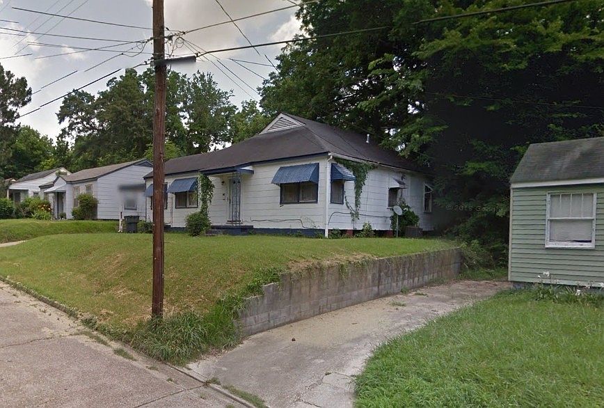 2nd image of 3715 Parkview St