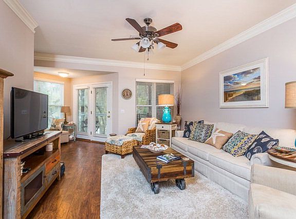 3rd image of 1514 Plantation Point Dr