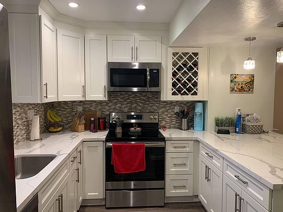 2nd image of 1263 Valley Oak Ct APT C