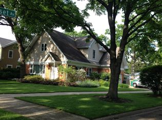 1058 Forest Ave, Deerfield, IL 60015