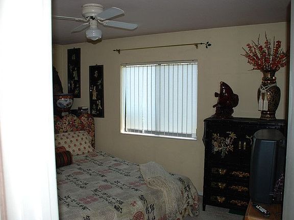2nd image of 951 Vicar Ln