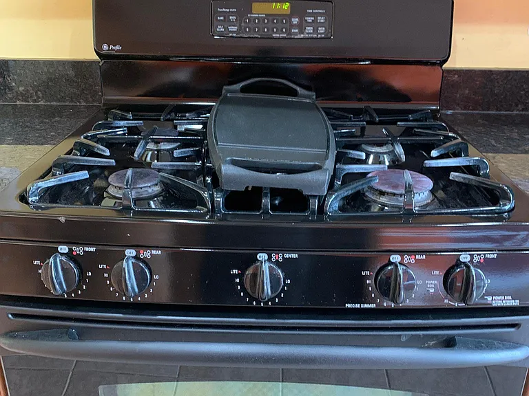 Range with Oven