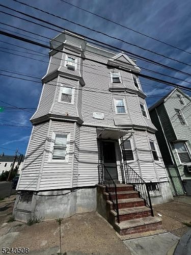 1st image of 144 Brill St APT 1