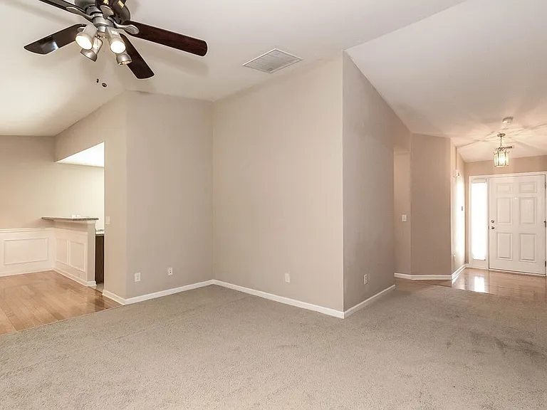 353 Hunterian Pl — Photo 4