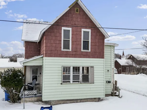 610 Hopkins St, Manistee, MI 49660