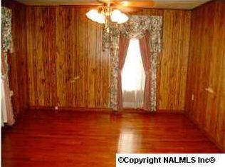 2318 Debow St, Guntersville, AL 35976