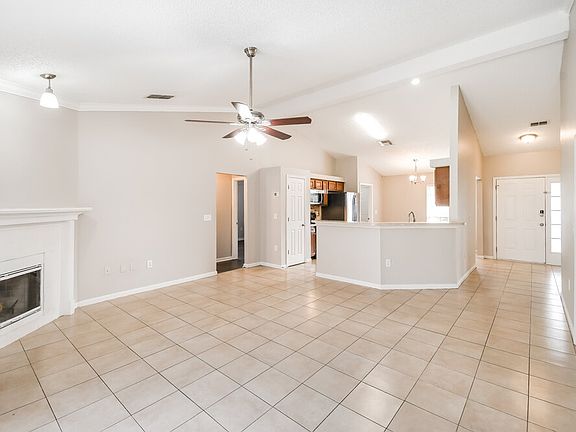 3rd image of 1748 Northglen Cir