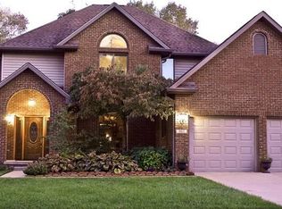 963 Lapwing Dr, Columbus, IN 47203