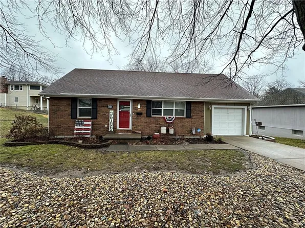 3101 Douglas St, Saint Joseph, MO 64506