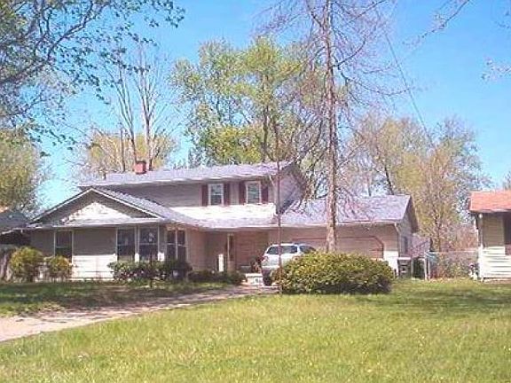 3rd image of 3828 Edinburgh Dr