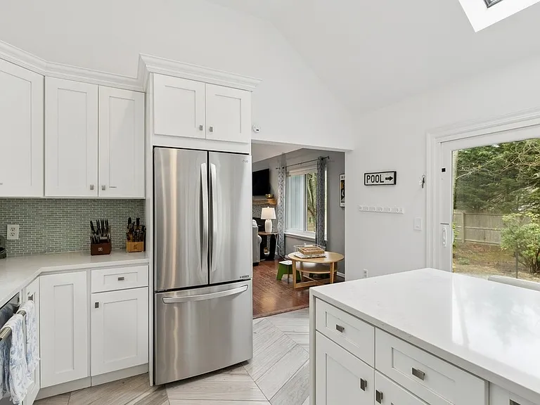 102 Sycamore Dr — Photo 17
