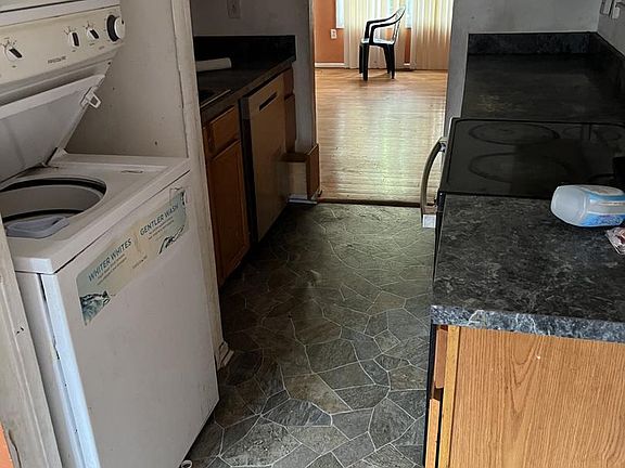 5th image of 4613 6th St SE