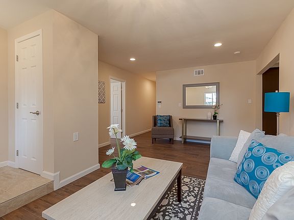 4th image of 139 Royal Oak Dr