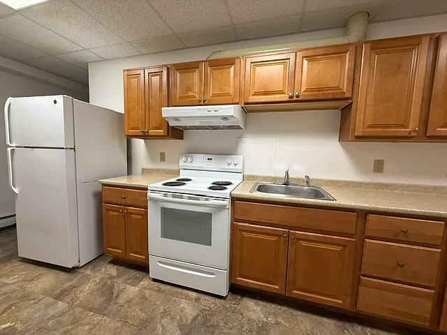 2 Osborne Ln — Photo 2