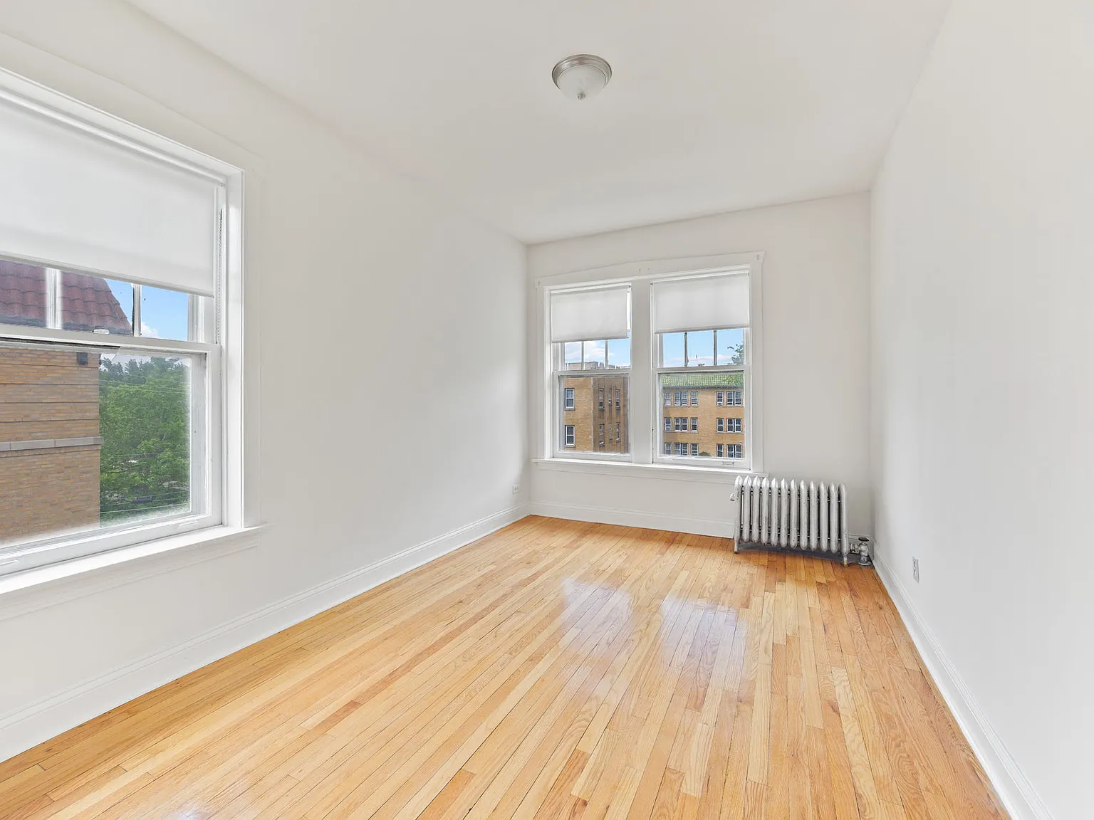 114 Clyde Ave — Photo 3