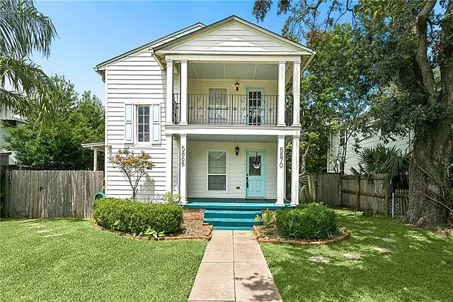 2 bed, 1.0 bath, 900 sqft, $1,750 — Photo 1
