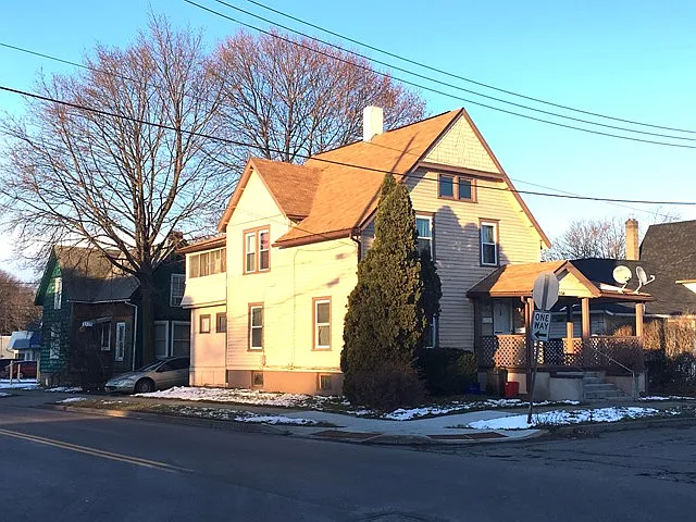 550 Coburn St photo 1